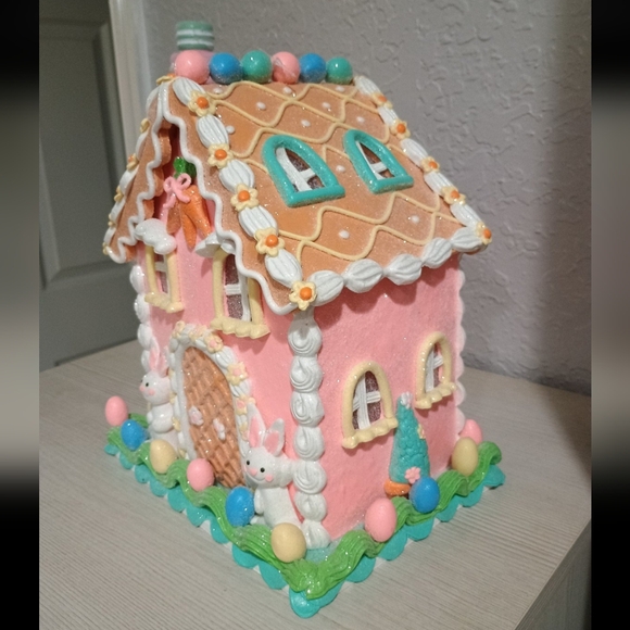 ZDsi9sRMDqpNRGKxeqVcSm.jpg Easter Bunny LED Gingerbread House Rabbit Carrots Eggs Bunny Boulevard NEW